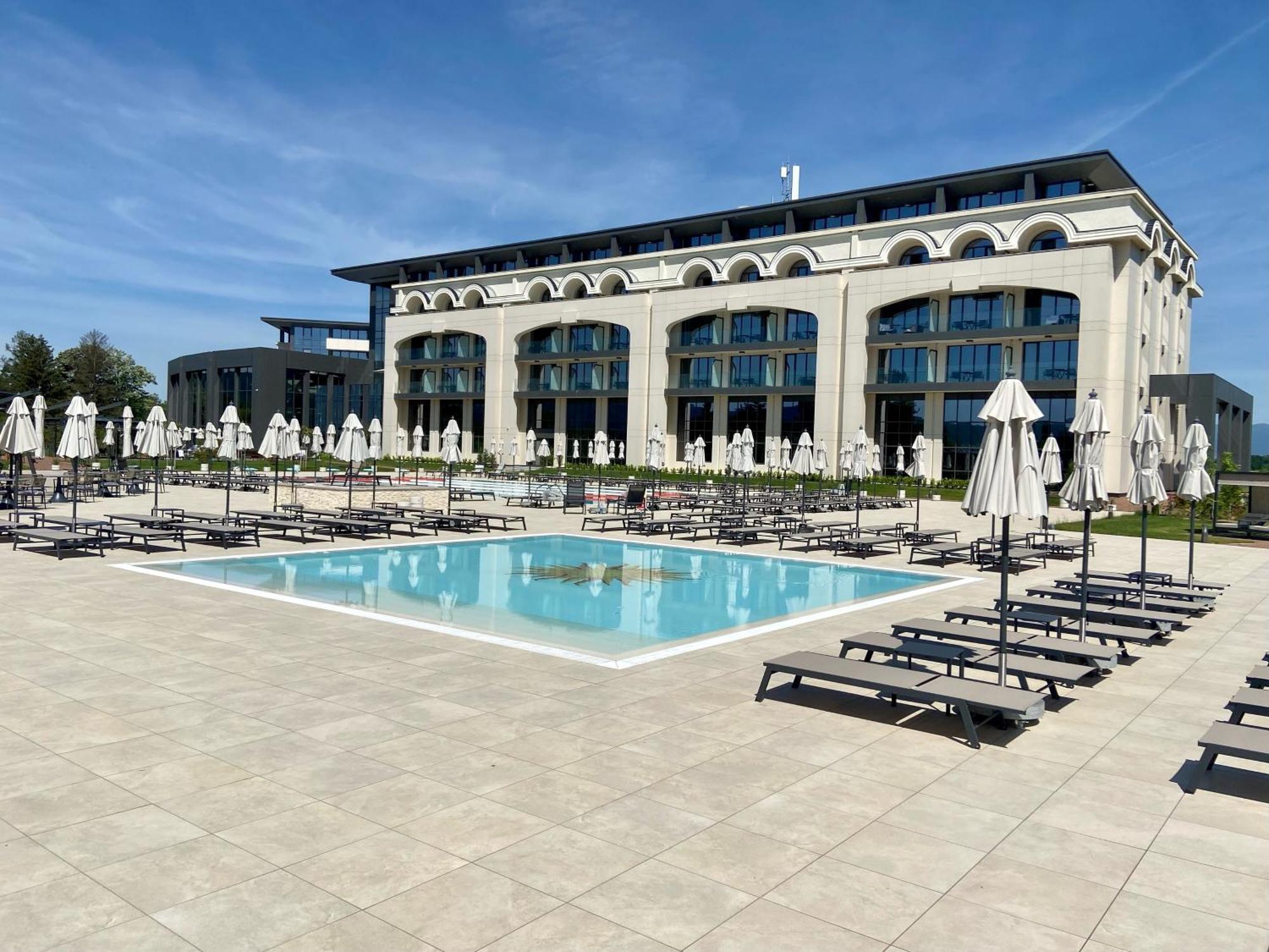 Kings' Valley Medical & Spa Hotel Kazanlŭk Buitenkant foto