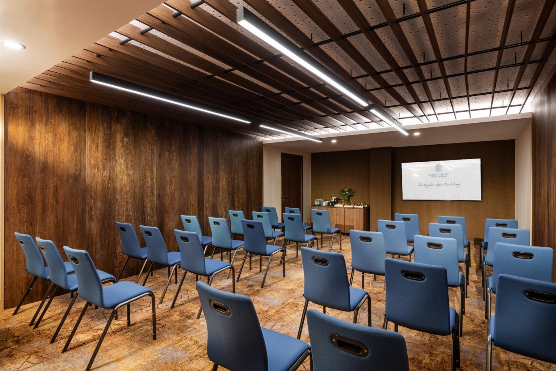 Kings' Valley Medical & Spa Hotel Kazanlŭk Buitenkant foto Meeting room at the hotel